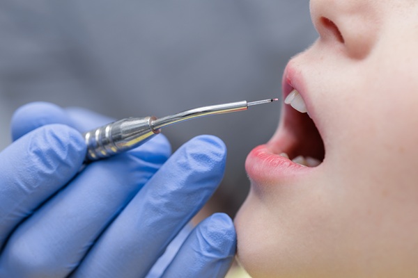 Laser Dentistry Vs  Traditional Drilling For Dental Procedures